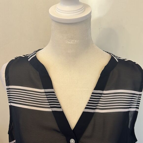 Gap blue white striped sheer sleeveless blouse Size M - Picture 4 of 8